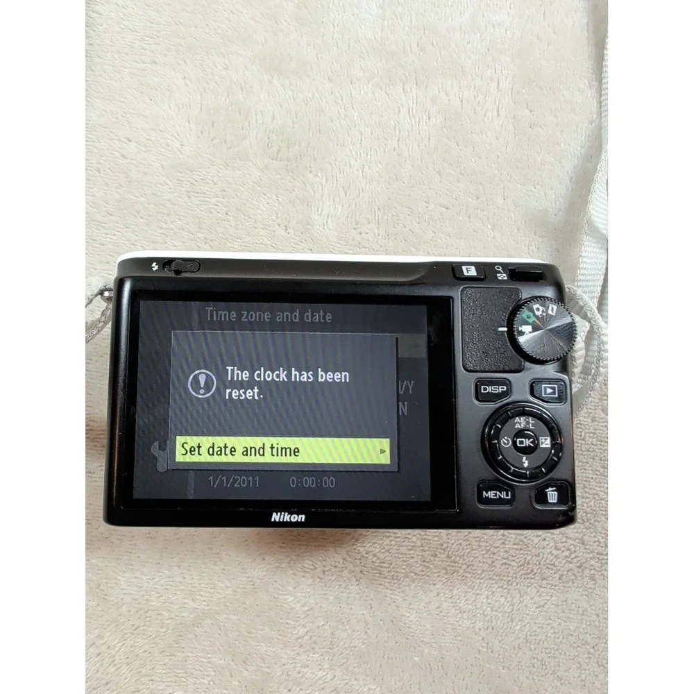 Nikon 1 J1 Mirrorless Digital Camera Kit White with 10-30mm & 30-110mm Lenses